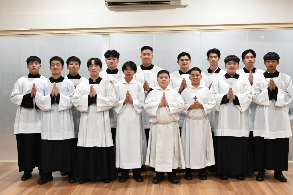 Altarservers and Acolytes 3